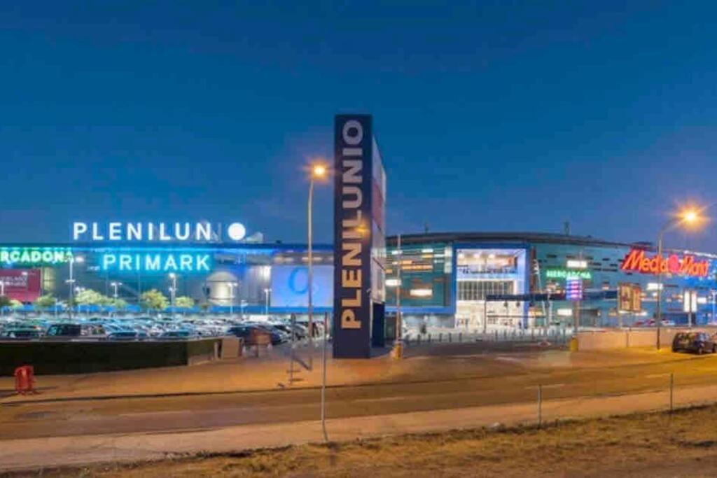 P4 Madrid Airport, Estadio Civitas, Ifema, Barajas Y Rejas Exteriér fotografie